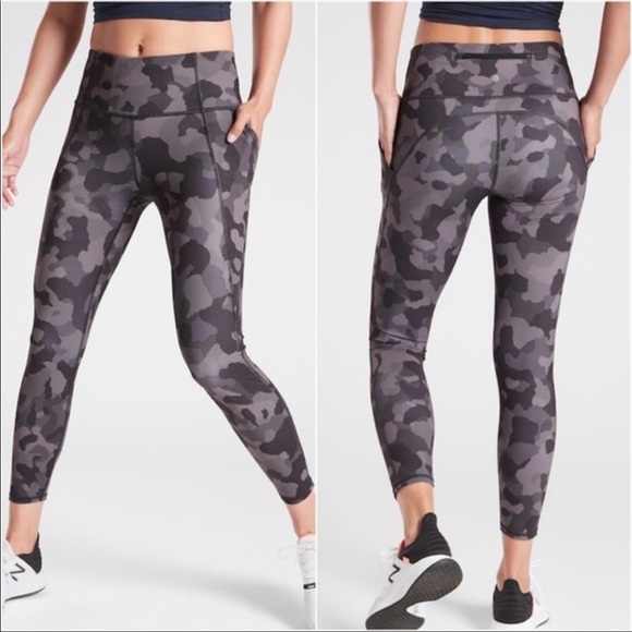 BOGO! Athleta Lightening Camo 7/8 Legging Black Gray XS - Picture 1 of 11